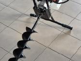 Benzininis žemės grąžtas Astor D800