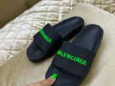 Balenciaga slepetes
