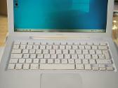 MacBook A1181 su pakroveju