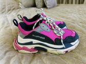 Balenciaga kedai - nuotraukos Nr. 2
