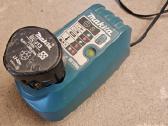 Makita Akumuliatorius + kroviklis 10.8 V