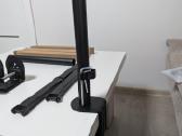 Monitoriaus universalus stovas adapteriai