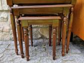 Vintažiniai mid century raudonmedžio staliukai - nuotraukos Nr. 25