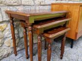 Vintažiniai mid century raudonmedžio staliukai - nuotraukos Nr. 27