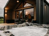 Namelis dviems su jacuzzi gamtos apsuptyje - nuotraukos Nr. 18