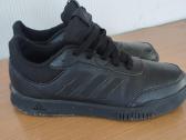 Kedai adidas