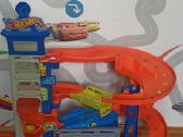 Automobilių trasa Hot Wheels Ryklys
