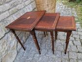 Vintažiniai mid century raudonmedžio staliukai - nuotraukos Nr. 3