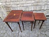 Vintažiniai mid century raudonmedžio staliukai - nuotraukos Nr. 24