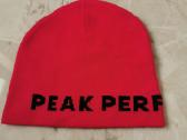 Peak performance raudona unisex kepurė