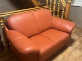 Dvivietė odinė sofa