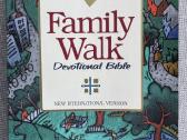 Šeimininė Biblija Family Walk Devotional Bible