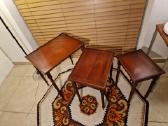 Vintažinių mid century raudonmedžio staliukų trio - nuotraukos Nr. 4