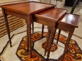 Vintažinių mid century raudonmedžio staliukų trio - nuotraukos Nr. 18