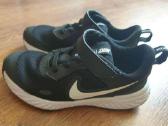 Nike batai Revaliution