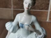 Royal Doulton dama