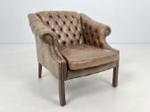 Chesterfield medinio rėmo fotelis ruda oda