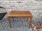 Vintažinis midcentury riešutmedžio kavos staliukas