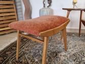 Vintažinis Mid Century bukmedžio pufas