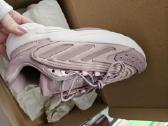 Adidas kedai - nuotraukos Nr. 4