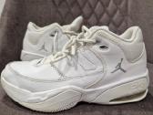 Už 25 eur Air Jordan odiniai batai
