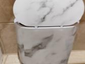 Kompaktiška šiukšliadėžė vonios kambariui - nuotraukos Nr. 5