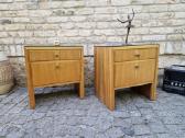 Vintažinės mid century spintelės prie lovos