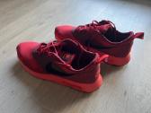 Nike raudoni batai - nuotraukos Nr. 3
