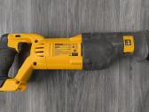 Tiesinis pjūklas Dewalt Dcs380