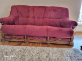 Ąžuolinė trivietė sofa.