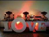 Love stalas