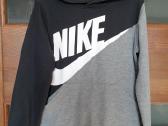 Nike bliuzonas