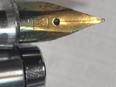 Metalinis (stainless steel) rašalinis parkeris.