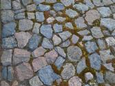 Parduodu akmenis 50 m2, švarios padėtos ant smėlio