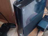 Xbox One su daug zaidimu.