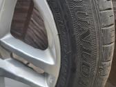 Toyota ratlankia su padangomis