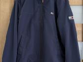 Tommy Jeans striukė.