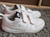 Nike kedukai 32dydžio