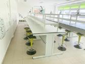 Modernūs baldai laboratorijai