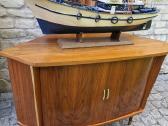 Vintažinė mid century riešuto kampinė spintelė - nuotraukos Nr. 18
