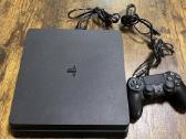 Ps4 Slim 500gb + Assassins Creed kolekcija.