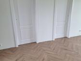 Grindų klojimas, vidaus durų montavimas - nuotraukos Nr. 6