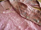 Rausvas kostiumėlis švarkelis sijonas - nuotraukos Nr. 6