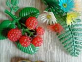 2 plastmasinės 1 metaline sage