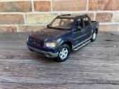 Modeliukas ford explorer 1:18 dzipas american suv