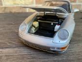 Modeliukas porsche 911 ut models 1:18 993 - nuotraukos Nr. 3