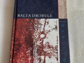 Balta drobulė