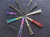 Įvairūs peiliai peteliškės balisong
