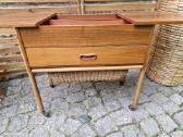 Vintažinis mid century rankdarbių staliukas - nuotraukos Nr. 9