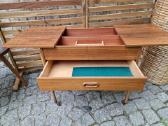 Vintažinis mid century rankdarbių staliukas - nuotraukos Nr. 10